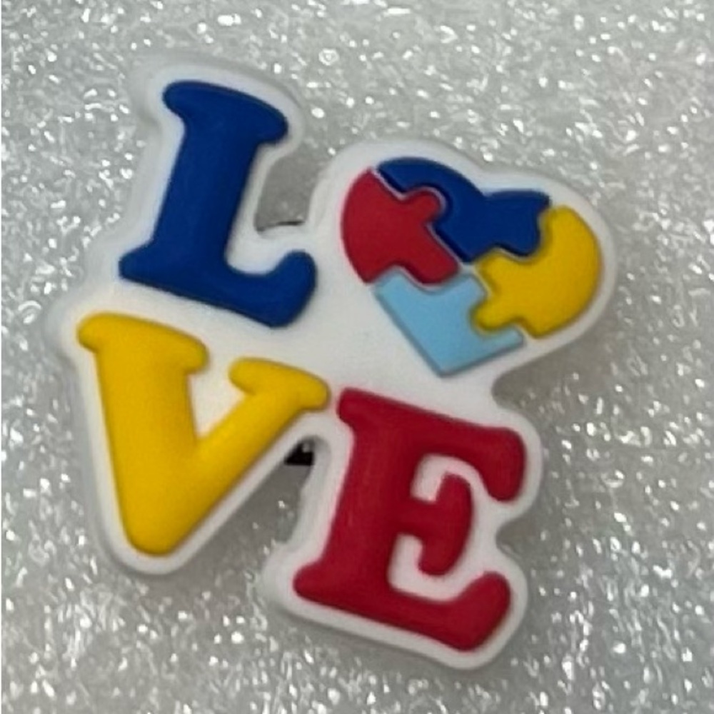 ❤️ CROC Charm Colorful Puzzle Piece ASD Awareness *specify the desired one. 
H22